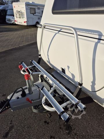 Wohnwagen HYMER/ERIBA Eriba Novaline 442 1.800 kg / GFK Dach / 95 AH A