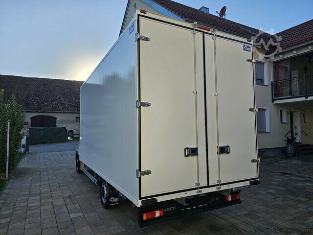 Skåpbil Iveco Daily 35S18HA8 Automatik 3.0 Koffer 4,9 M. LED