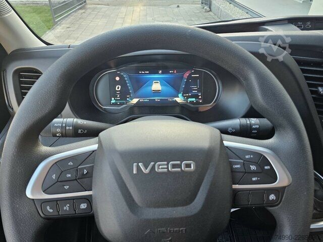 Skåpbil Iveco Daily 35S18HA8 Automatik 3.0 Koffer 4,9 M. LED
