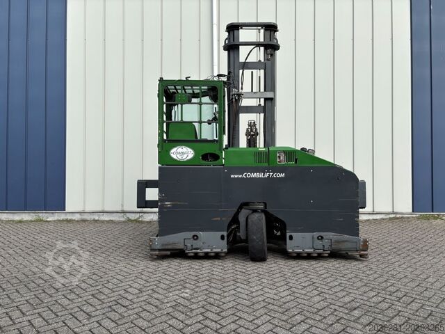 Chargeur latéral électrique Combilift C5000E