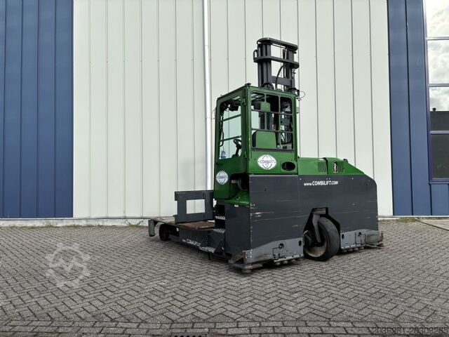 Chargeur latéral électrique Combilift C5000E
