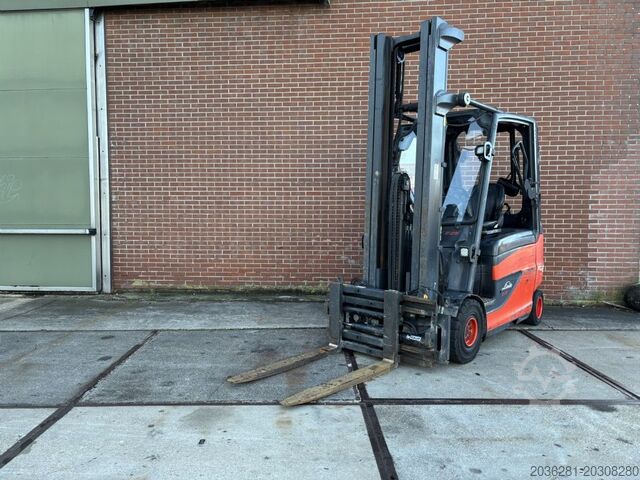 Elektrische vorkheftruck met 4 wielen Linde E25HL-01/600