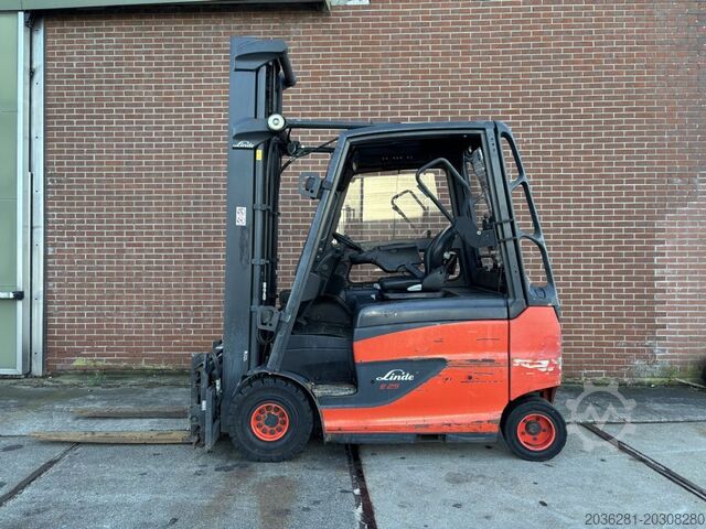 Elektrische vorkheftruck met 4 wielen Linde E25HL-01/600