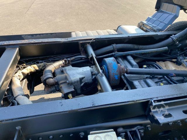 Chassi de caminhão MAN 26.320 TGA 6x2