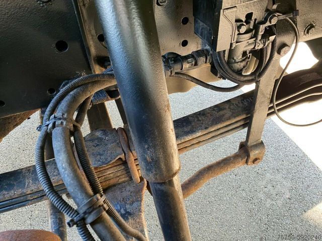 Chassi de caminhão MAN 26.320 TGA 6x2