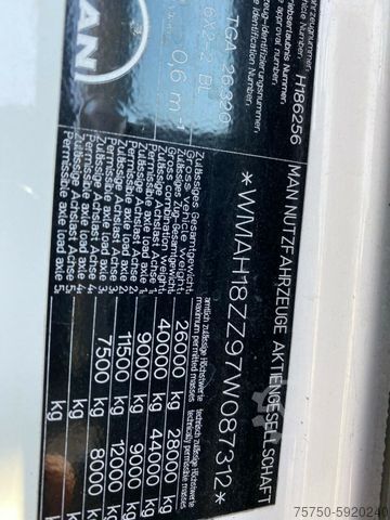 Chassi de caminhão MAN 26.320 TGA 6x2