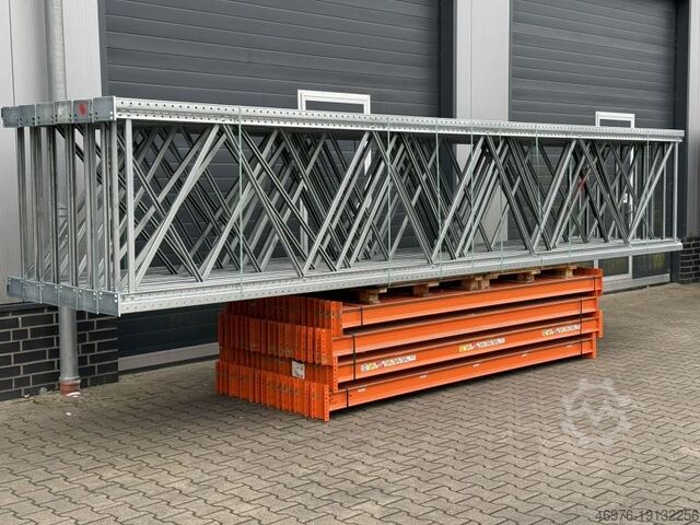 High-bay warehouse pallet racking system Dexion P 90 / Regallänge: 28,00 lfm. / St.: 6.000 x 1.100mm / Tr.: 3.000 mm