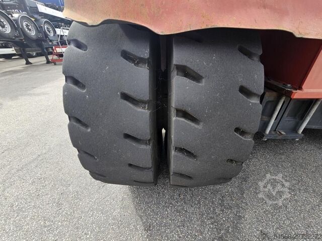 Κενό δοχείο reachstacker Kalmar DRF100-54S8