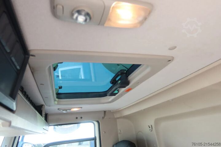 Refrigerated/freezer transport DAF CF 320 Koel/Vries + klep 2000 kg Carrier Silenc...