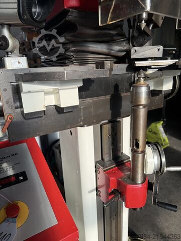 Merkez taşlama makinesi HENNINGER ZS 160