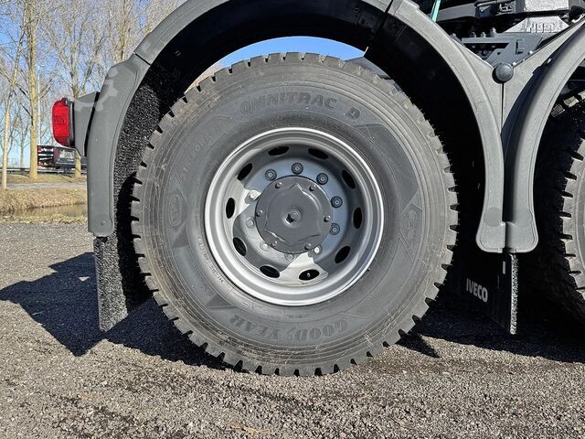 Standaard-SZM Iveco T-Way AT720T47TH Tractor Head (20 units)