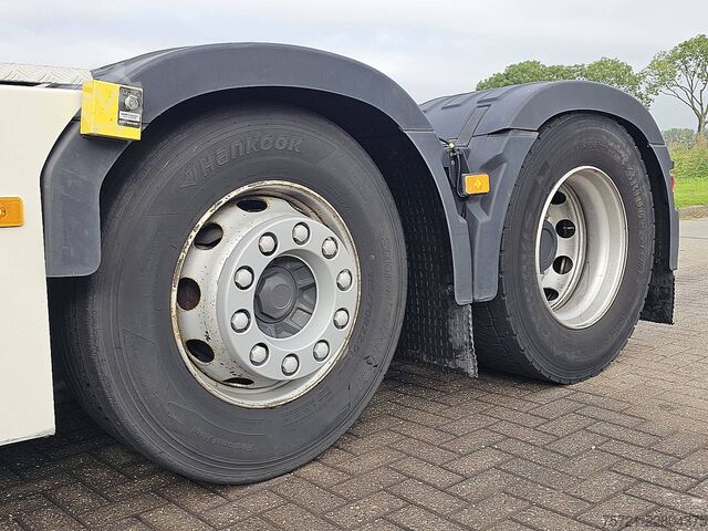 Standard-SZM VOLVO FH 460 6X2 GLOBE