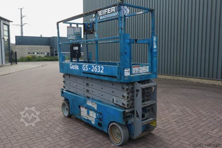 Ascensor cu foarfecă Genie GS2632 Electric, Working Height 10m, 227kg Capacit
