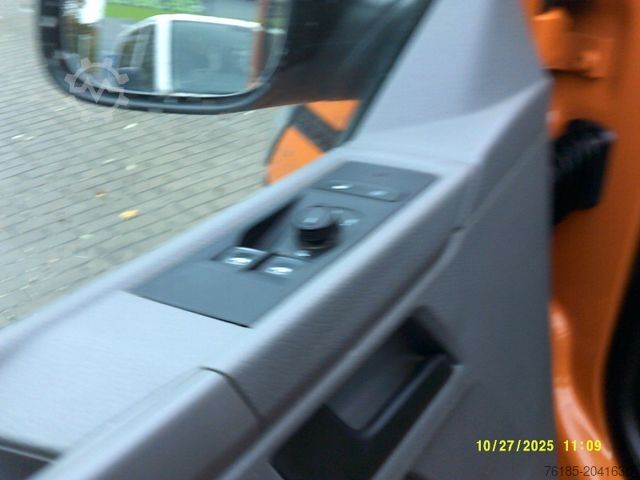 Pick-up skåpbil VOLKSWAGEN T6.1 Doka 1. Hand Klima