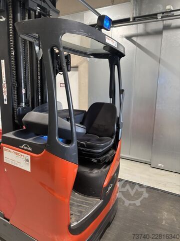 Retraktorový vozík Linde R16HD