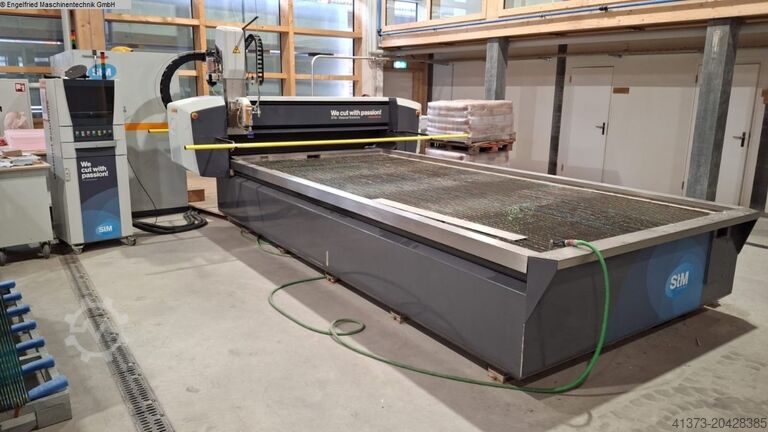 Stroj na řezání vodním paprskem STM MasterCut