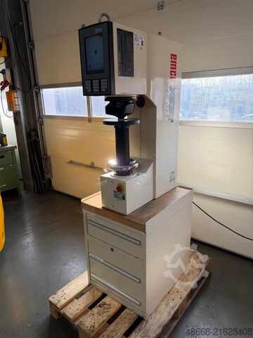 Universal hårdhedsprøvemaskine (hårdhedstester) EMCO Test M4C 025