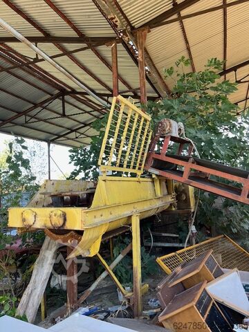 Mašina za formiranje cigala i crepova