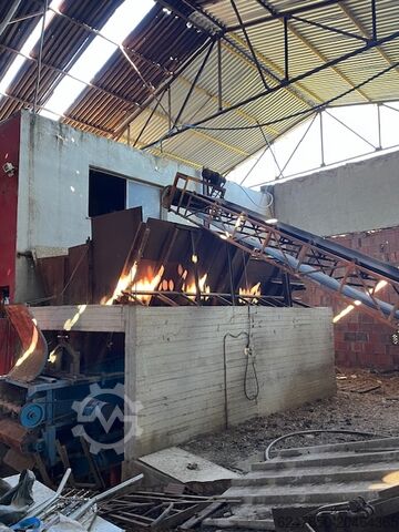 Mašina za formiranje cigala i crepova