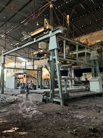 Mašina za formiranje cigala i crepova