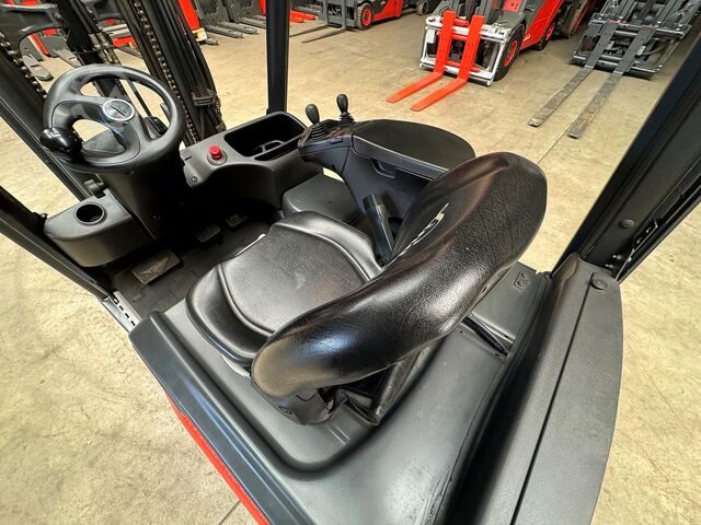 Front loader forklift Linde E 16-02 [ID: 77]