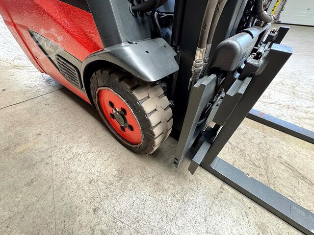 Front loader forklift Linde E 16-02 [ID: 77]