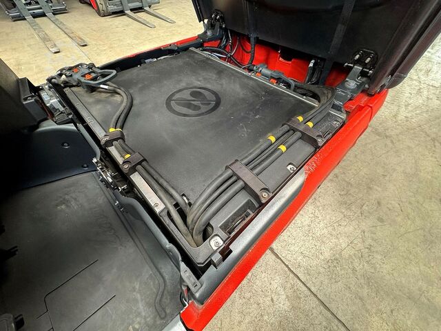Front loader forklift Linde E 16-02 [ID: 77]