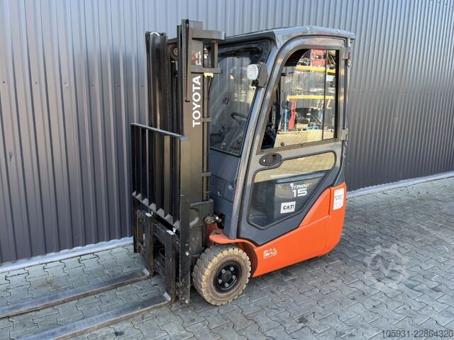 Electric 3-wheel forklift Toyota 8FBE15T