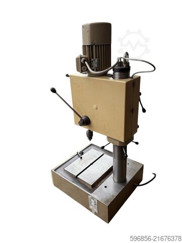 Bench drill BT2 | Industrial | 380V | East Germany (DDR) Wiertarka stołowa BT2 | Przemysłowa | 380V | DDR Wiertarka stołowa BT2 | Przemysłowa | 380V | DDR