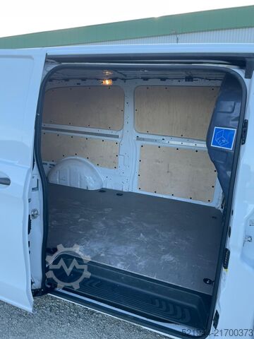 Dobozos furgon Mercedes-Benz Vito Kasten 116 CDI RWD extralang Kamera