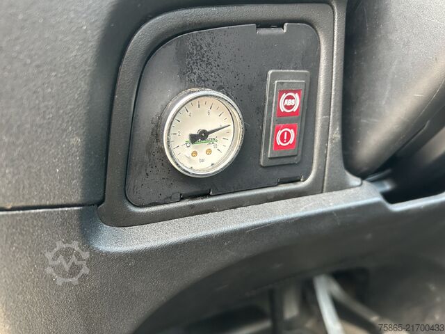 BE-SZM Iveco Daily 40C17 3.0 Hi Matic / BE Trekker / 296 dkm...