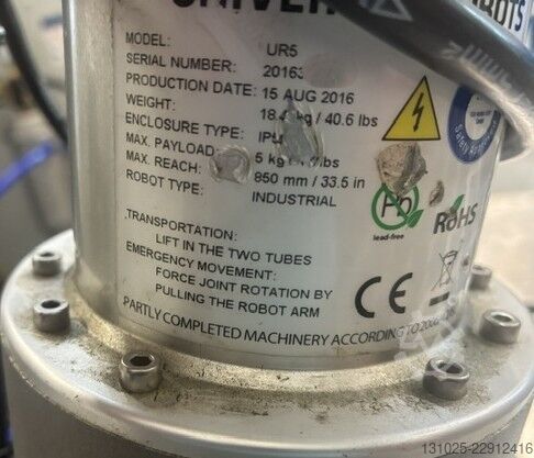 Robot industrial Universal Robots UR5 with G-loader