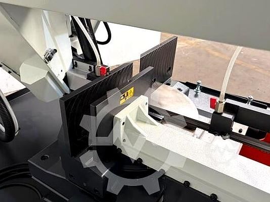 Máquina de serrar fita Pegas-Gonda 300x320 GH-LR