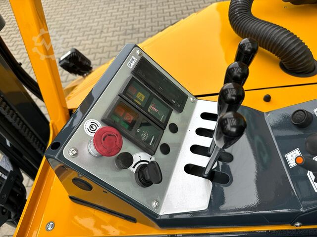 Четворосмерни виљушкар Combilift CB3000// LPG // 2017 year /Toyota engine