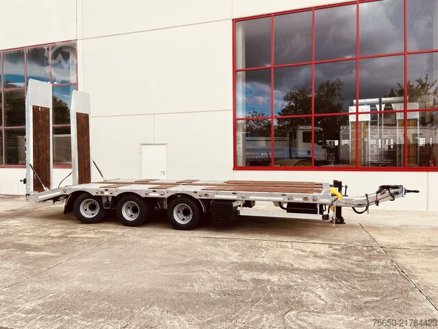 Lavtloader trailer Möslein TT 31  31 t GG Tridem- Tieflader 3 Achs, gelenktNeufahrzeug