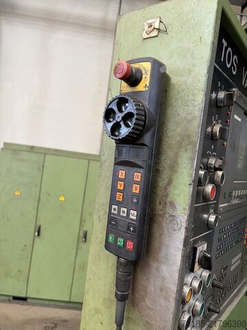Borr- och fräsmaskin med bord TOS VARNSDORF WHN Q 13.8 CNC