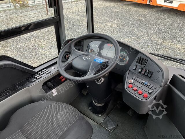Kloubový autobus Mercedes-Benz Conecto G