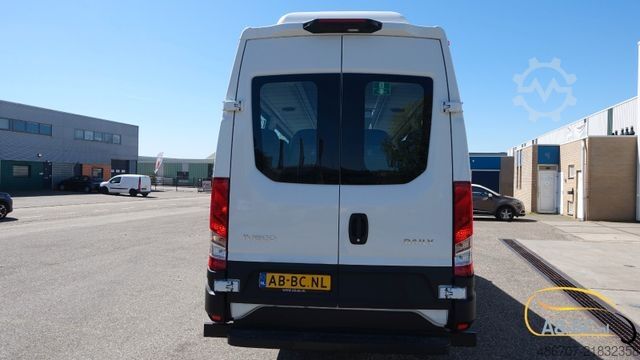 Touringcar IVECO NEU Daily 65C18 24 Sitze