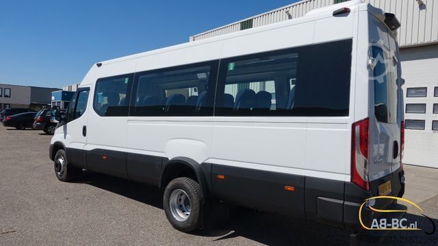 Touringcar IVECO NEU Daily 65C18 24 Sitze