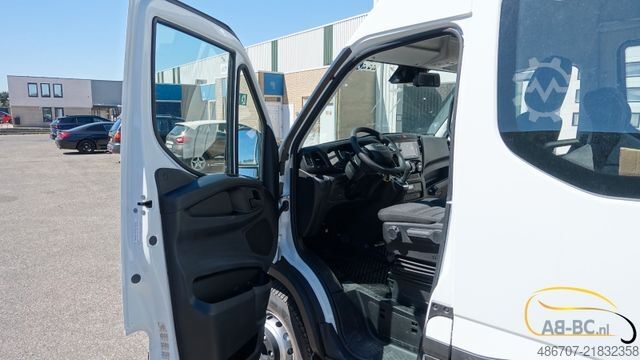 Touringcar IVECO NEU Daily 65C18 24 Sitze