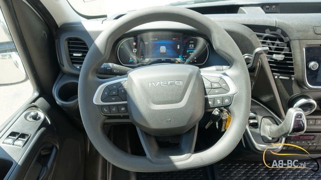 Touringcar IVECO NEU Daily 65C18 24 Sitze