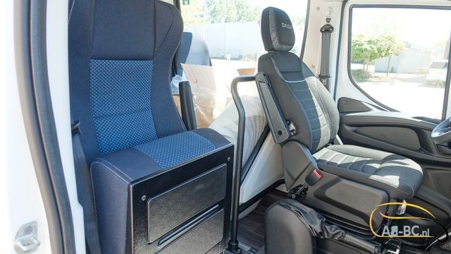 Touringcar IVECO NEU Daily 65C18 24 Sitze