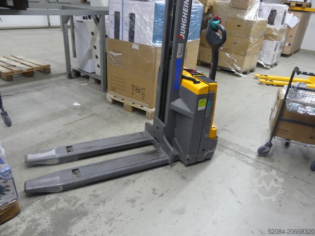 Hoogheffende truck Jungheinrich 