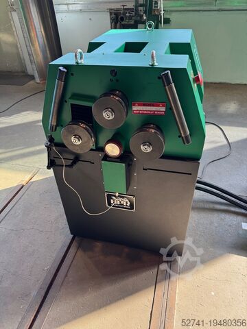Máquina de dobrar anéis e perfis BPR BA 35 CNC