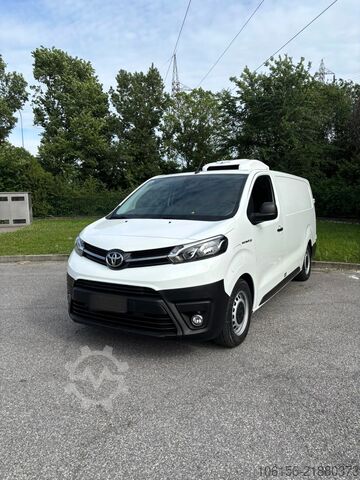 Furgone isotermico frigorifero elettrico Toyota Proace