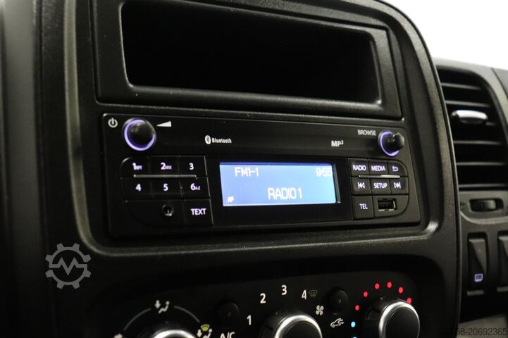 Delivery van Renault Trafic 1.6 dCi EURO 6 - Airco - Cruise - PDC - ...