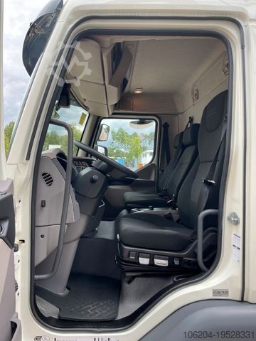 LKW mit Kofferaufbau DAF LF230 DC 12t Möbelkoffer Filz Tür LBW1500 AHK