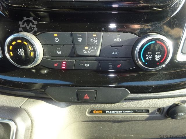 Furgon blaszak FORD Transit Custom 320 L2H1 Sport Aut. Navi