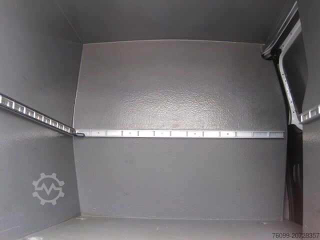 Special conversion van Peugeot Partner HDI Hygieneausbau 3-Sitzer M+S