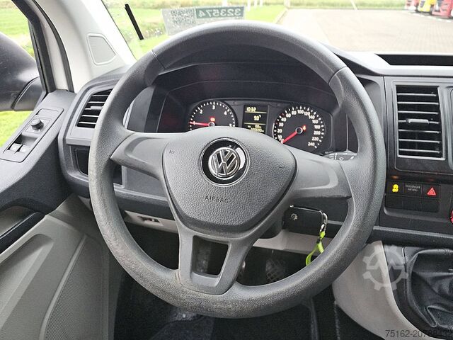 Transporte de passageiros VOLKSWAGEN TRANSPORTER 2.0 TDI L2H1 Combi 9p Airco!